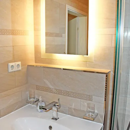 Mit Super Balkon In بابي